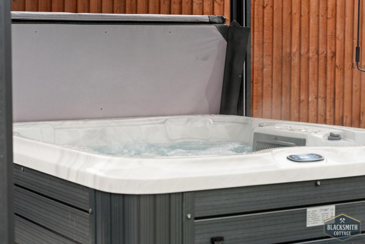 6Br Luxury Cottage, Hot Tubs, Hoar Cross, Staffordshire Newborough  Kültér fotó